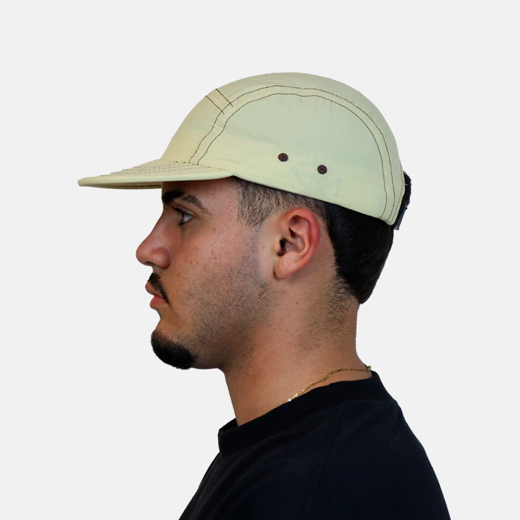 Boné Five Panel Bege com Linha Marrom
