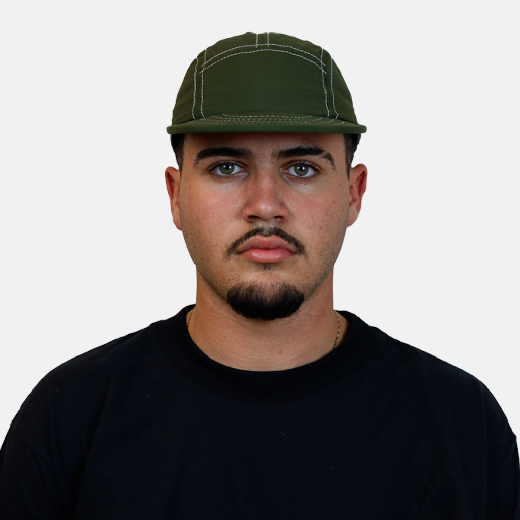 Boné Five Panel Streetwear Verde com Linha Branca