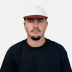 Boné Six Panel Streetwear Off com Bordo